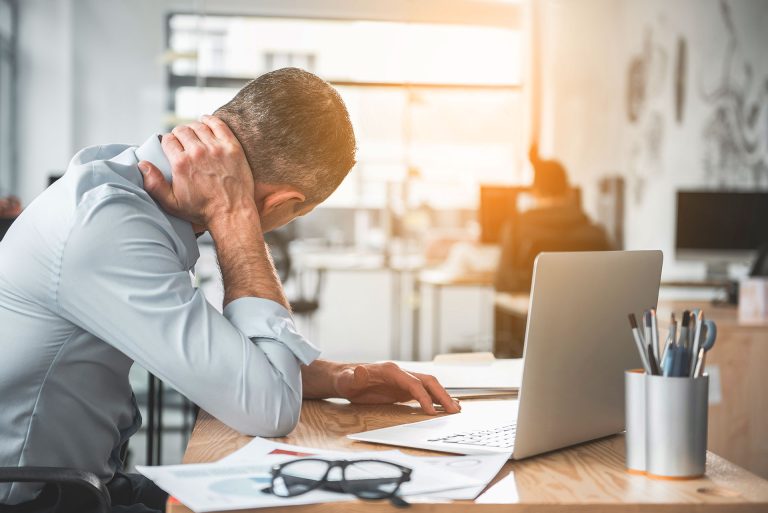 Pain on Right Side of Neck: Causes, Symptoms, and Treatment Options That Actually Work